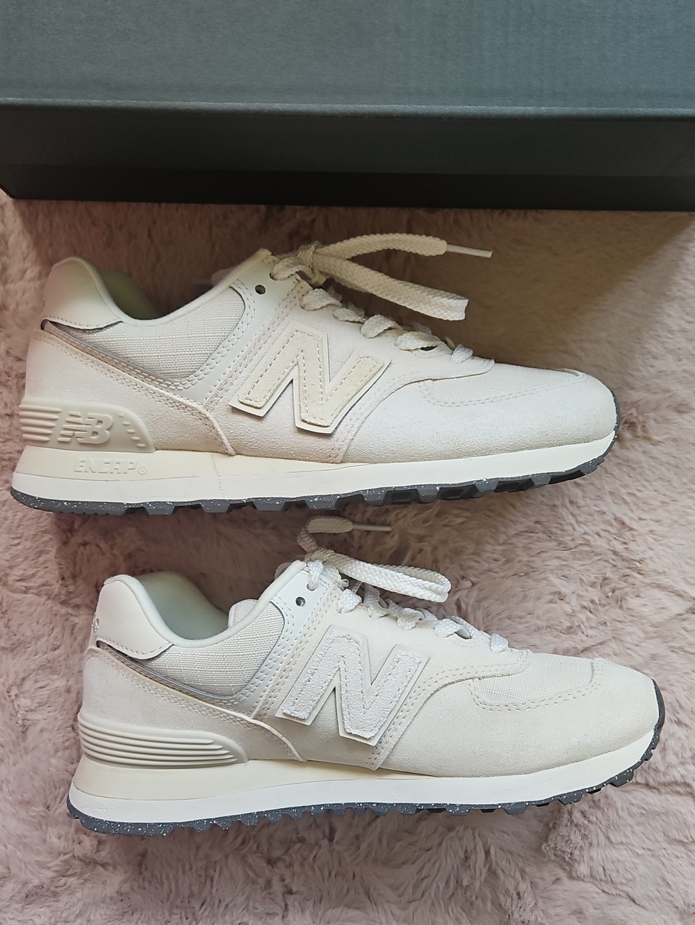 Womens 574 New Balance Sneaker Beige White Size 7